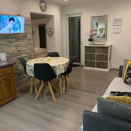 Apartment Natura 6
